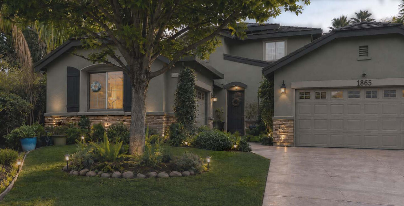 SUBURBAN RANCH
